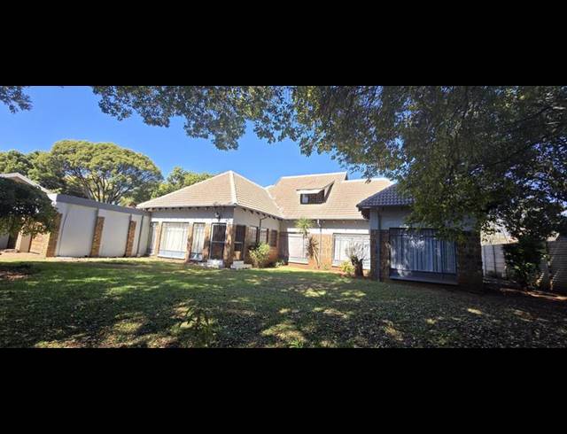 5 BEDROOM HOUSE FOR SALE IN ELARDUSPARK